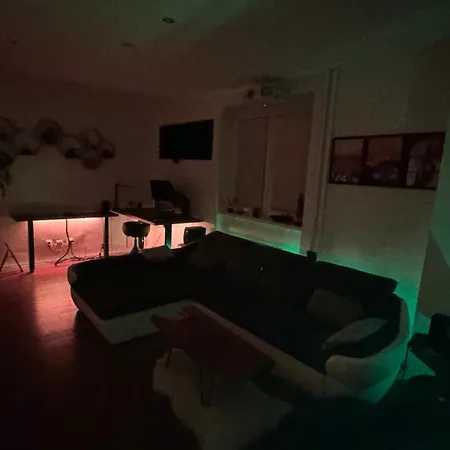 Parkside Modern Haven - Spacious & Serene In * Kosice