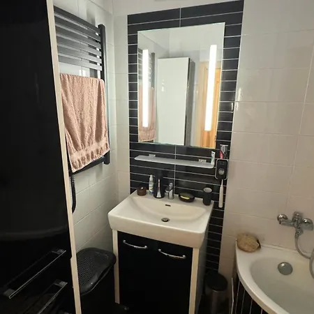Parkside Modern Haven - Spacious & Serene In * Kosice