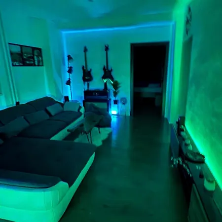 Parkside Modern Haven - Spacious & Serene In Apartment Kosice