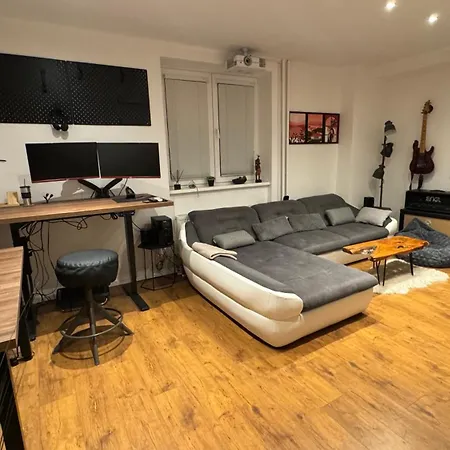 Parkside Modern Haven - Spacious & Serene In Apartment Kosice