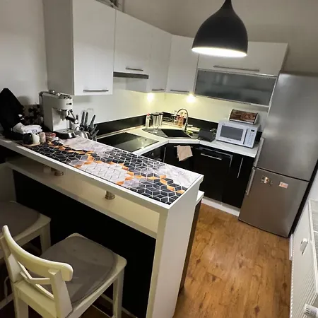 Parkside Modern Haven - Spacious & Serene In Apartment *