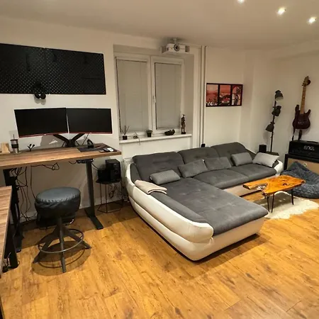 Parkside Modern Haven - Spacious & Serene In Apartment Kosice